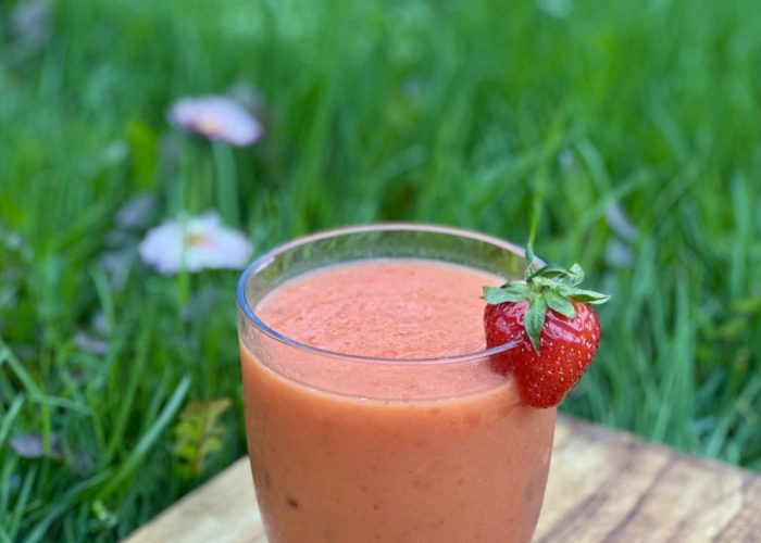 Sea Buckthorn Smoothie with Mango & Strawberries